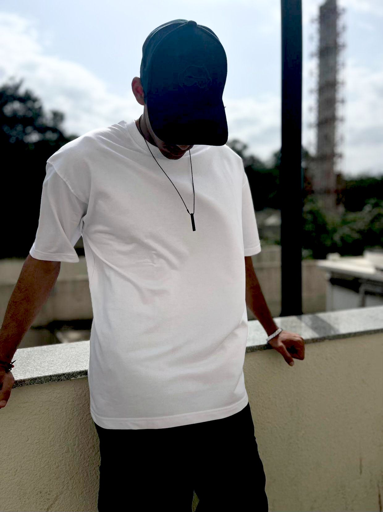 Stitchung and white oversize t-shirt