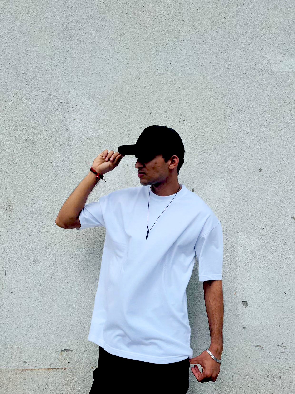 Stitchung and white oversize t-shirt